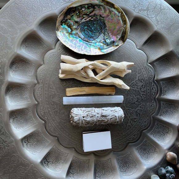 Hand Crafted Smudge Kit Natural Wood Stand - Picture 4 of 13